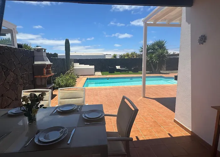 Sarah بلايا بلانكا